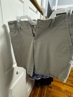 American Eagle Outfitters Light Khaki Women's Bermuda Shorts